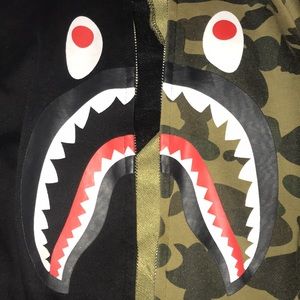 *PRICE DROP* BAPE HOODIE (shark face)
